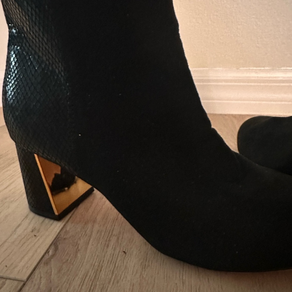 XOXO Kelly Ankle Boots size 9